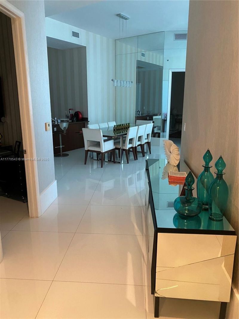 15811 Collins Ave, Unit 4207, Sunny Isles Beach, FL 33160 Photo