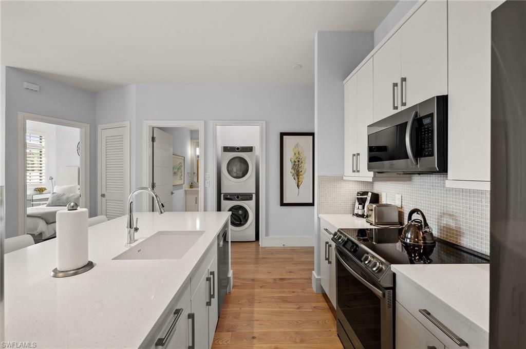 101 8th St S, Unit 206, Naples, FL 34102 Photo