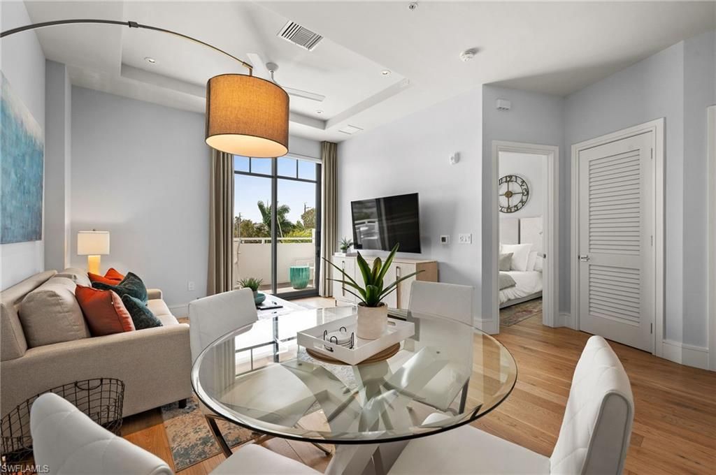 101 8th St S, Unit 206, Naples, FL 34102 Photo