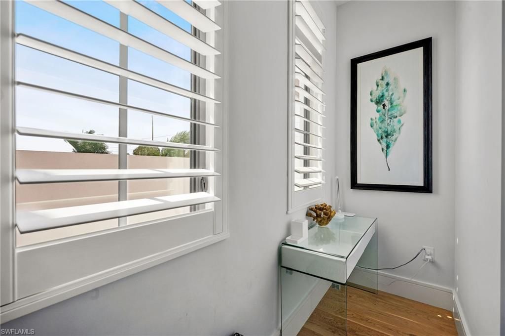 101 8th St S, Unit 206, Naples, FL 34102 Photo