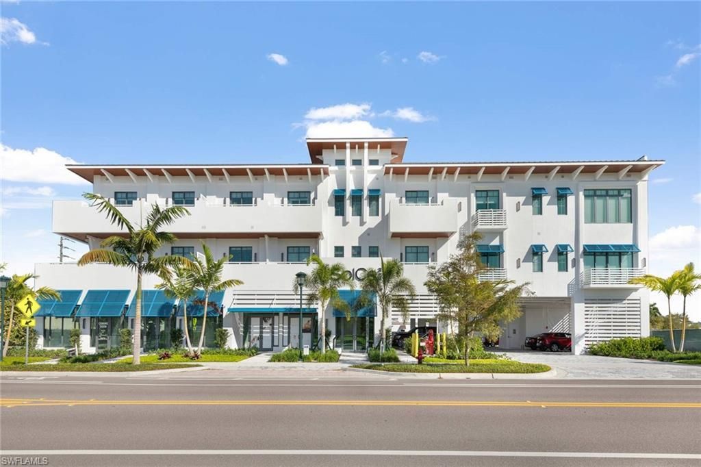 101 8th St S, Unit 206, Naples, FL 34102 Photo