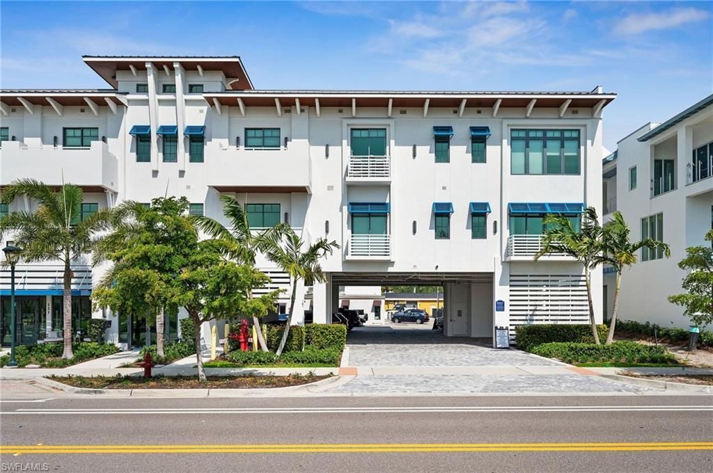 101 8th St S, Unit 206, Naples, FL 34102 Photo