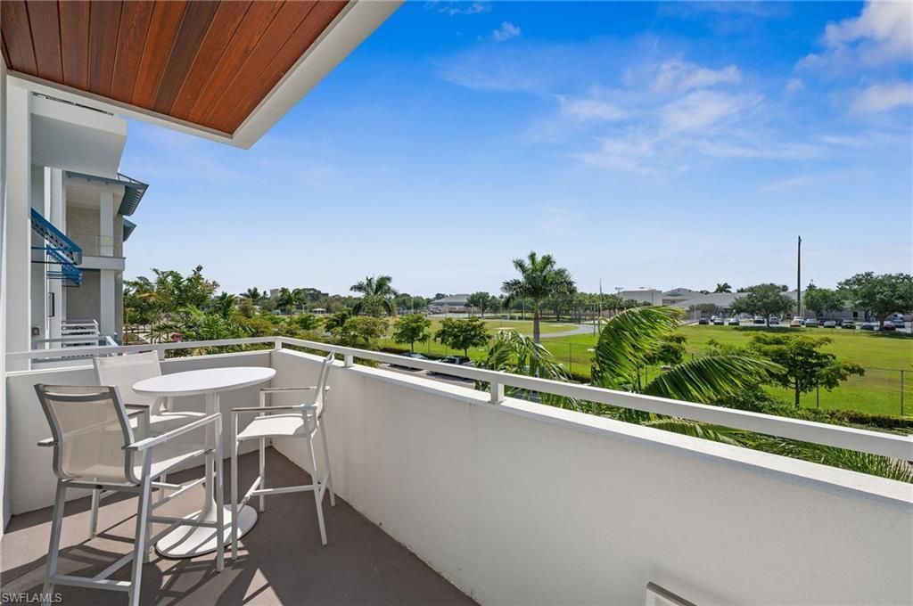 101 8th St S, Unit 206, Naples, FL 34102 Photo