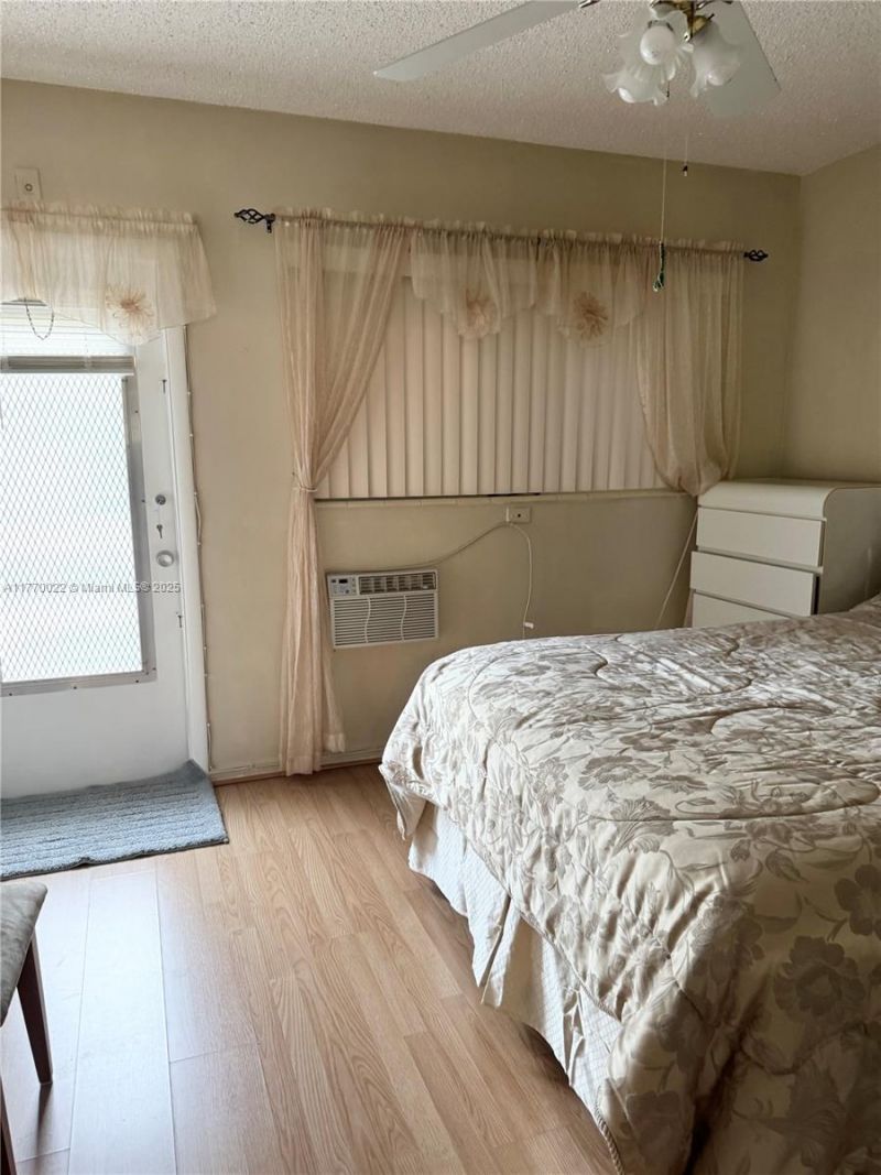 900 Atlantic Shores Blvd, Unit 220, Hallandale Beach, FL 33009 Photo