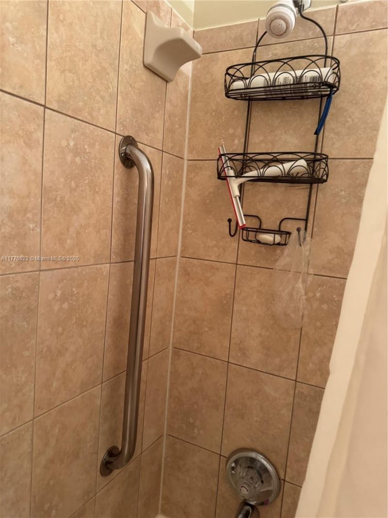 900 Atlantic Shores Blvd, Unit 220, Hallandale Beach, FL 33009 Photo