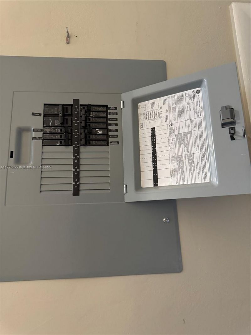 900 Atlantic Shores Blvd, Unit 220, Hallandale Beach, FL 33009 Photo