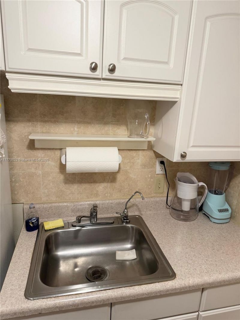 900 Atlantic Shores Blvd, Unit 220, Hallandale Beach, FL 33009 Photo