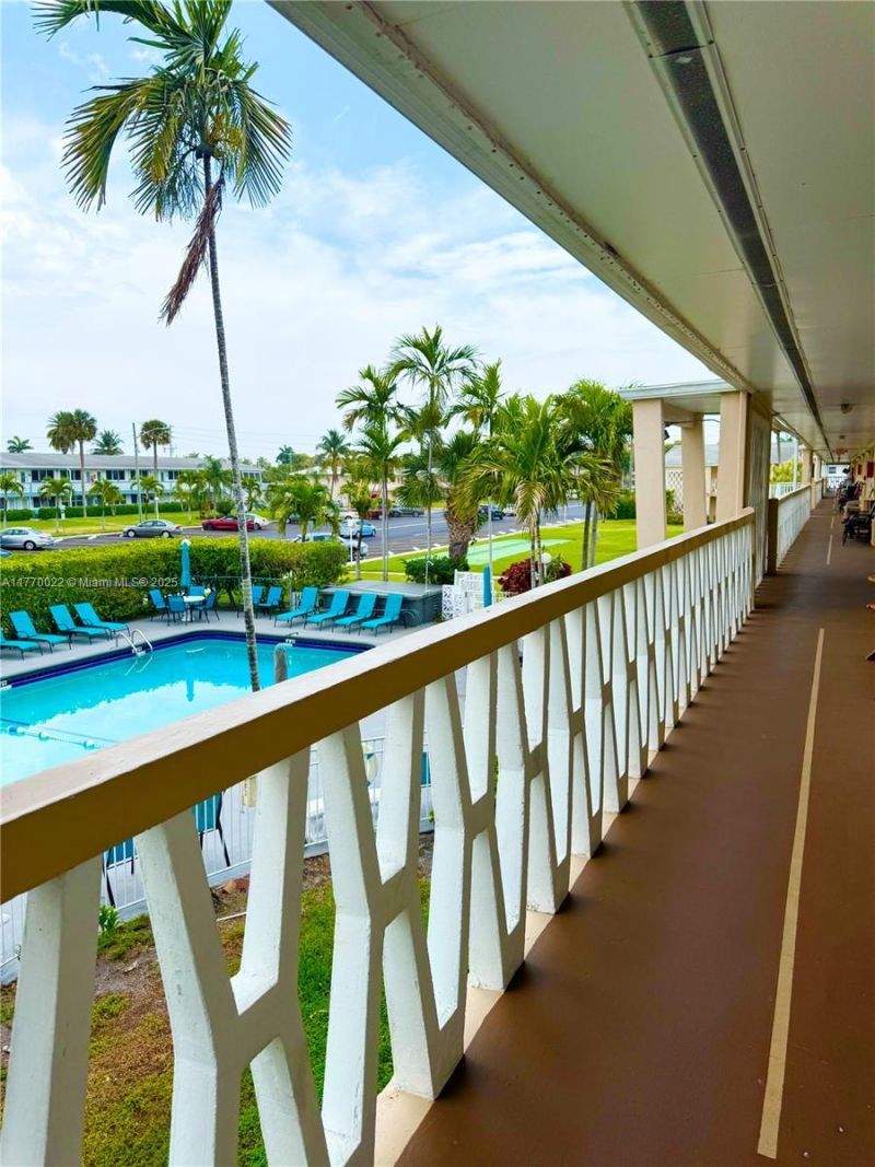 900 Atlantic Shores Blvd, Unit 220, Hallandale Beach, FL 33009 Photo