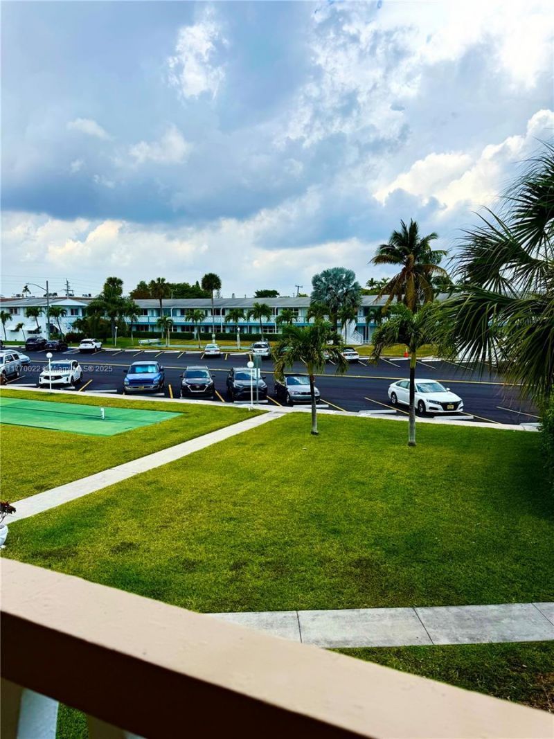 900 Atlantic Shores Blvd, Unit 220, Hallandale Beach, FL 33009 Photo