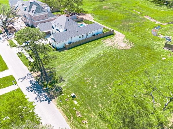 143 COLONIAL CLUB Drive, Harahan, LA 70123