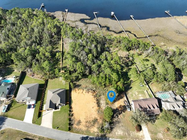 7962 Sleepy Bay Boulevard, Navarre, FL 32566