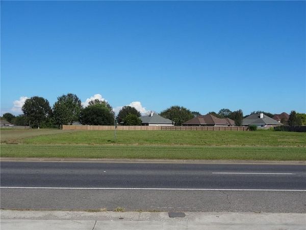 BELLE TERRE Boulevard, LaPlace, LA 70068