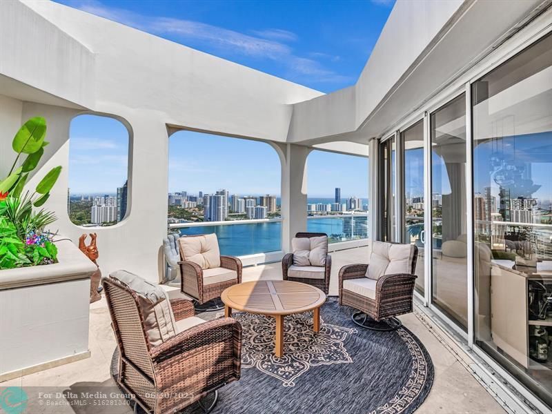 7000 Island Boulevard, Unit PH-06, Aventura, FL 33160 Photo