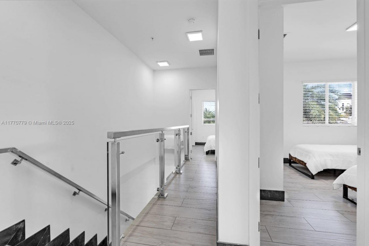 15450 NW 2nd Ave, Unit 15450, Miami, FL 33169 Photo