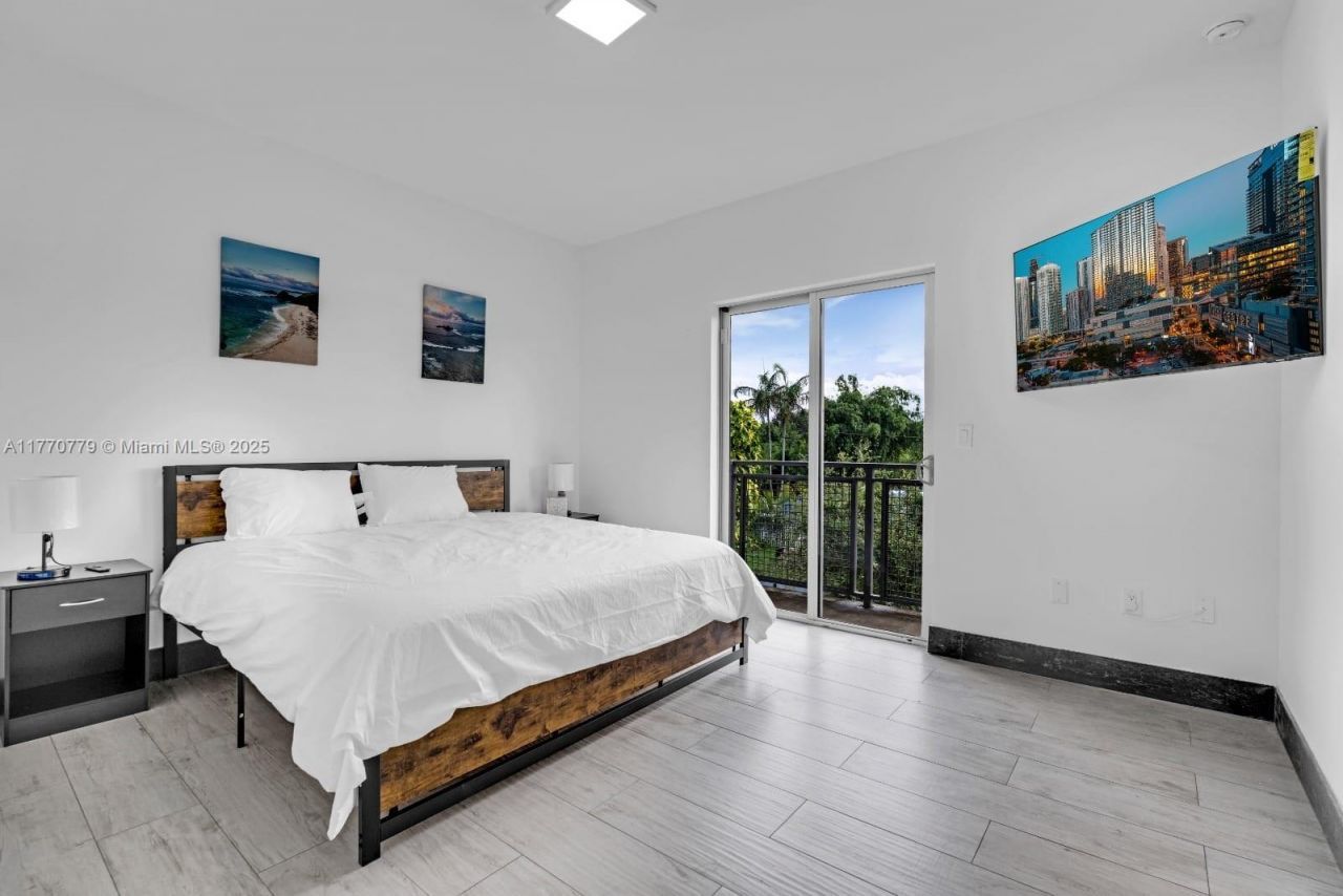 15450 NW 2nd Ave, Unit 15450, Miami, FL 33169 Photo