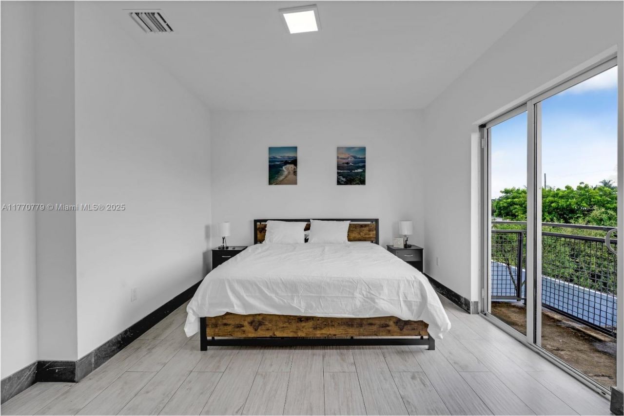 15450 NW 2nd Ave, Unit 15450, Miami, FL 33169 Photo