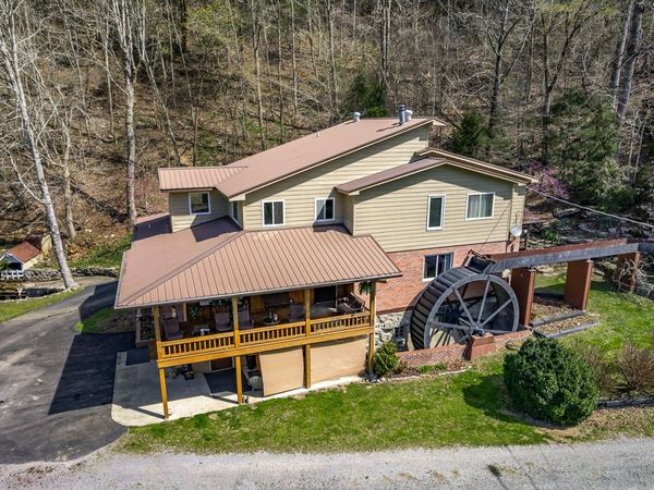 295 Cave Hollow Rd, Dowelltown, TN 37059
