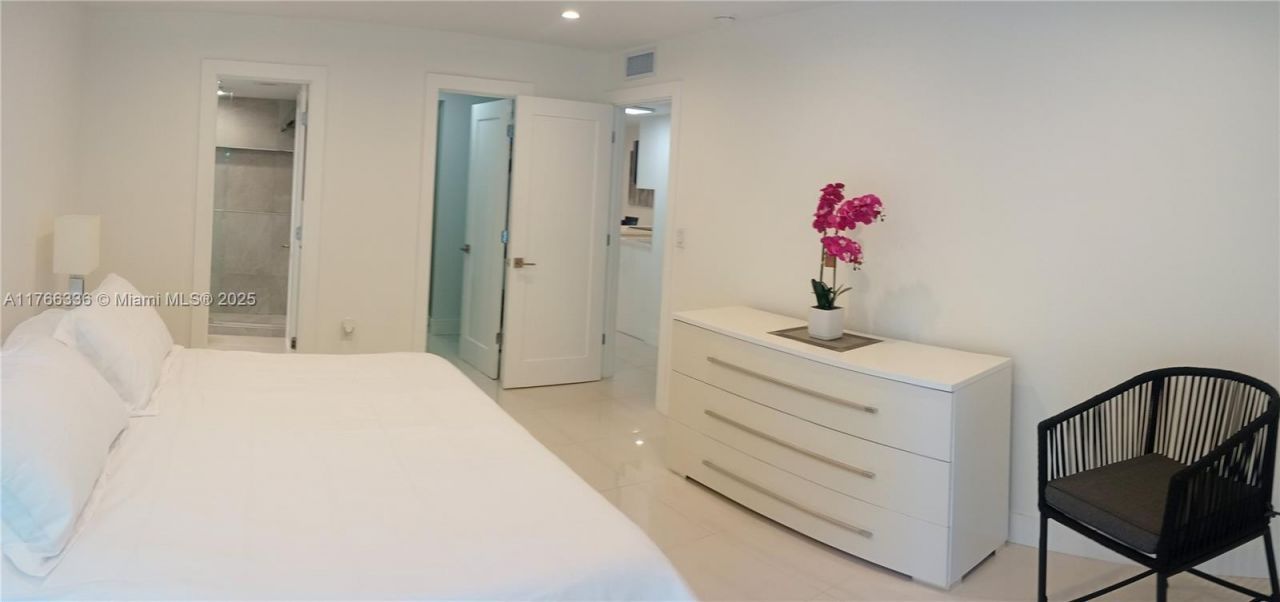 201 178th Dr, Unit 234, Sunny Isles Beach, FL 33160 Photo