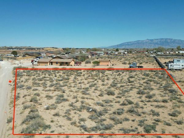 348 4th Avenue SW, Rio Rancho, NM 87124