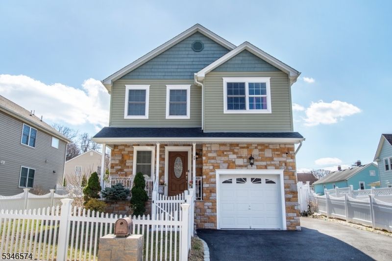 75 White St, Dover, NJ 07801 Main Photo