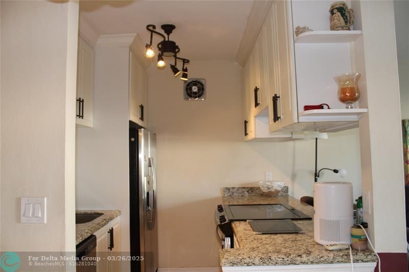 900 SW 11th Avenue, Unit 5C, Hallandale Beach, FL 33009 Photo