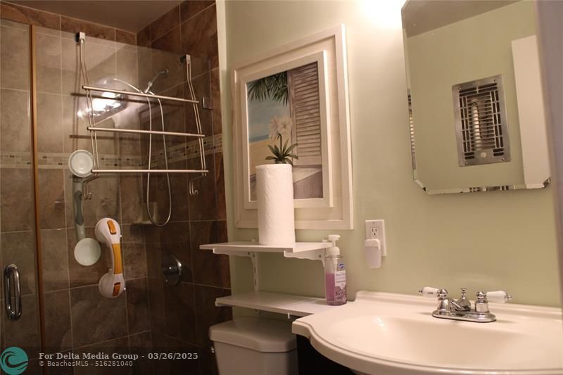 900 SW 11th Avenue, Unit 5C, Hallandale Beach, FL 33009 Photo