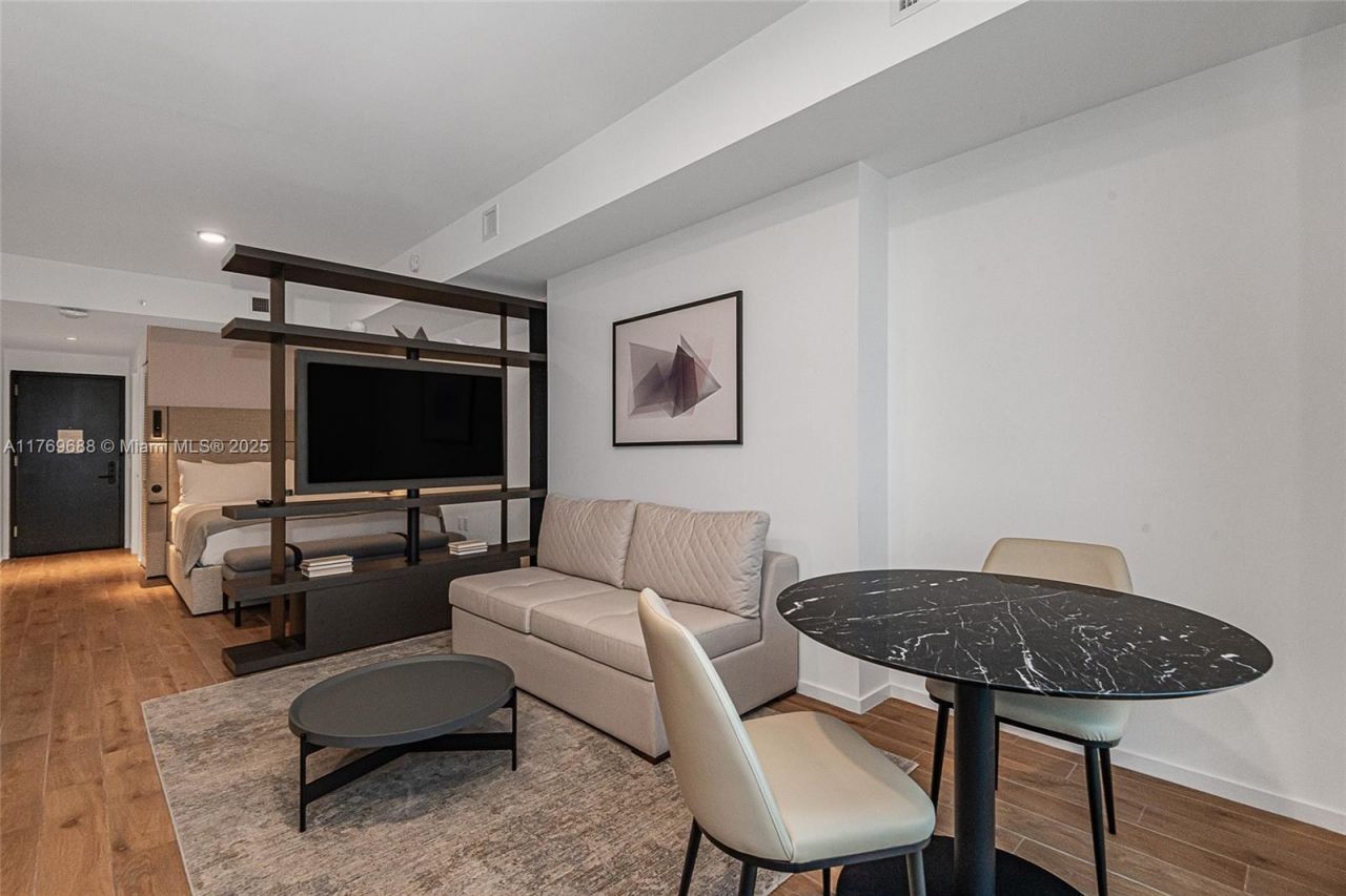 398 NE 5th St, Unit 4008, Miami, FL 33132 Photo