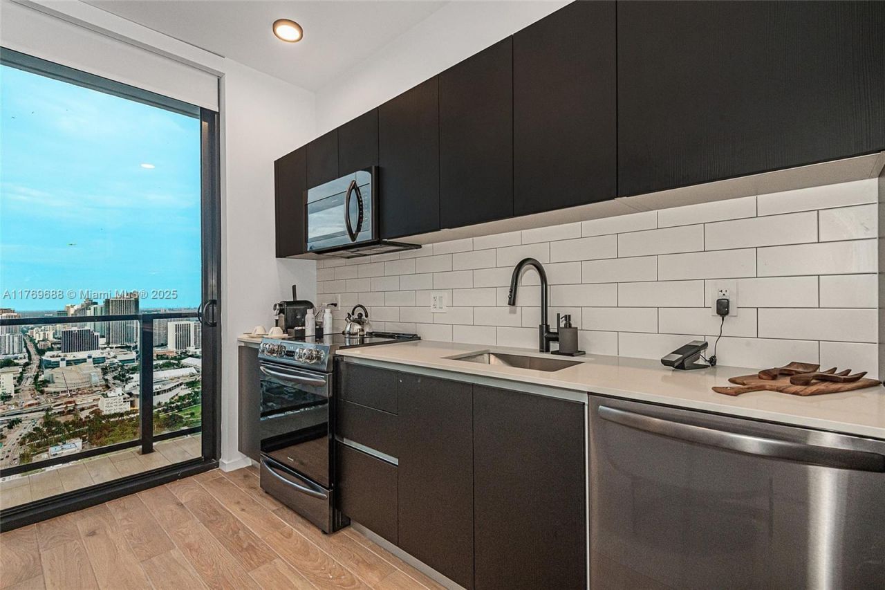 398 NE 5th St, Unit 4008, Miami, FL 33132 Photo