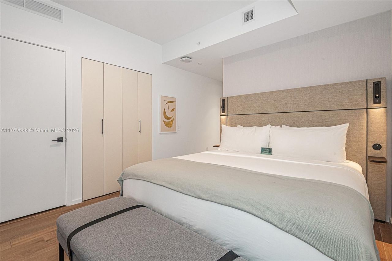 398 NE 5th St, Unit 4008, Miami, FL 33132 Photo