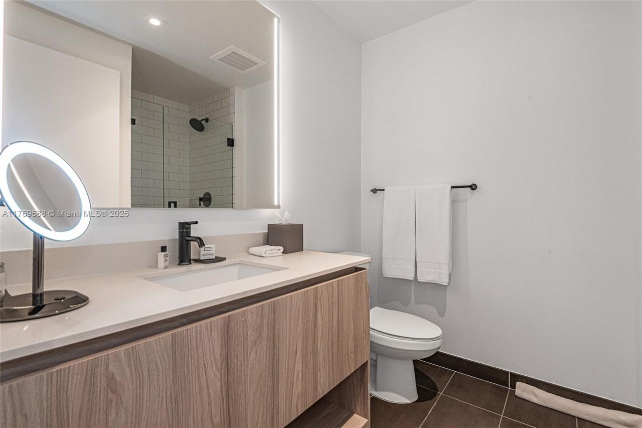 398 NE 5th St, Unit 4008, Miami, FL 33132 Photo