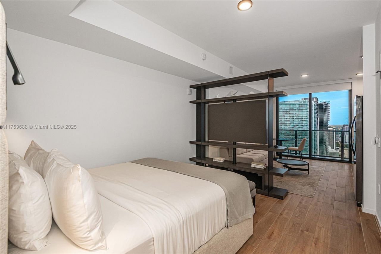 398 NE 5th St, Unit 4008, Miami, FL 33132 Photo