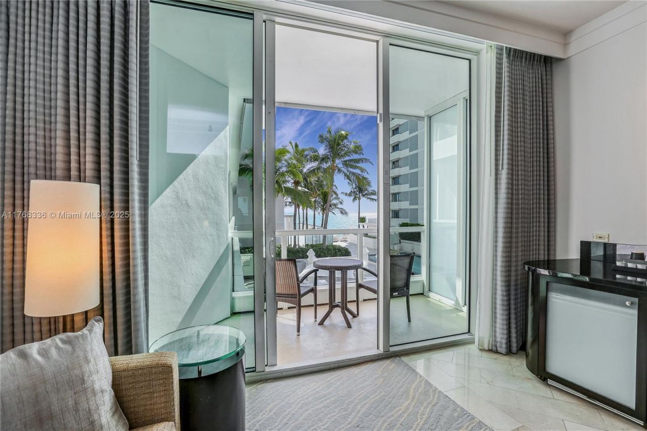 4391 Collins Ave, Unit 620, Miami Beach, FL 33140 Photo