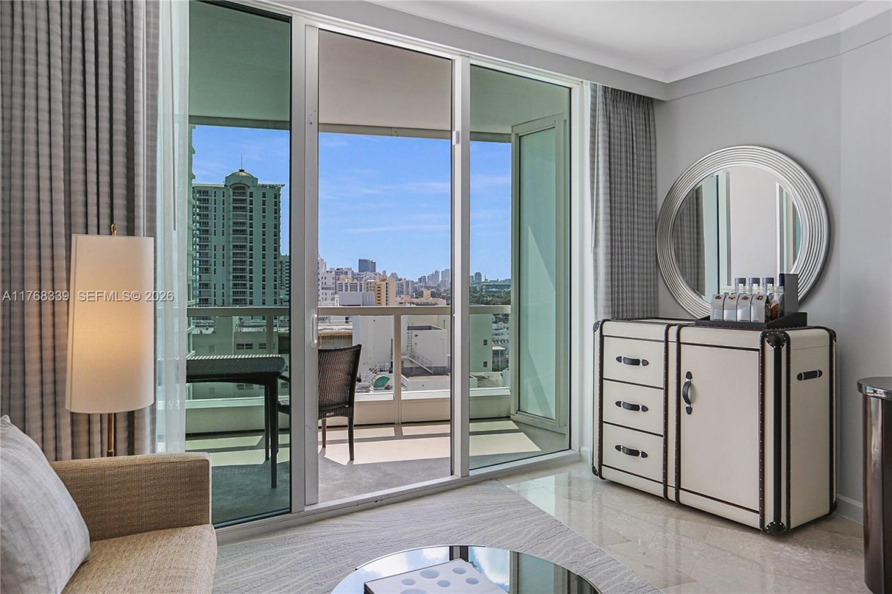 4391 Collins Ave, Unit 1415, Miami Beach, FL 33140 Photo