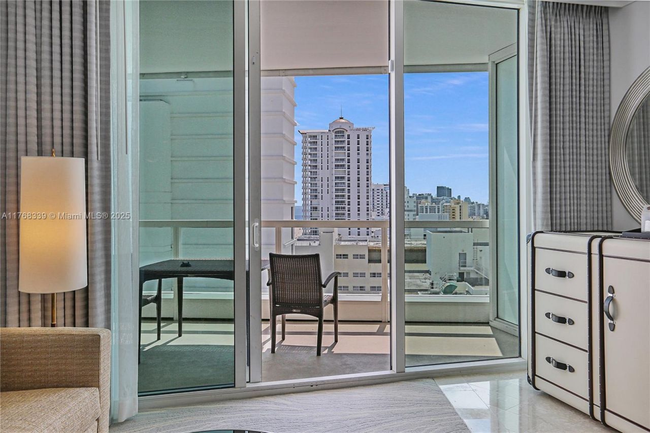 4391 Collins Ave, Unit 1415, Miami Beach, FL 33140 Photo