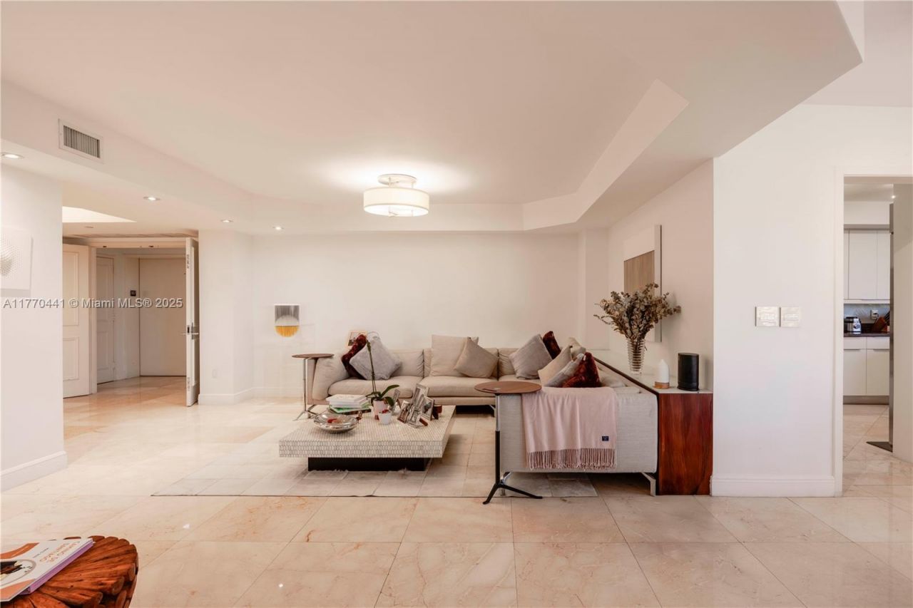 765 Crandon Blvd, Unit 307, Key Biscayne, FL 33149 Photo