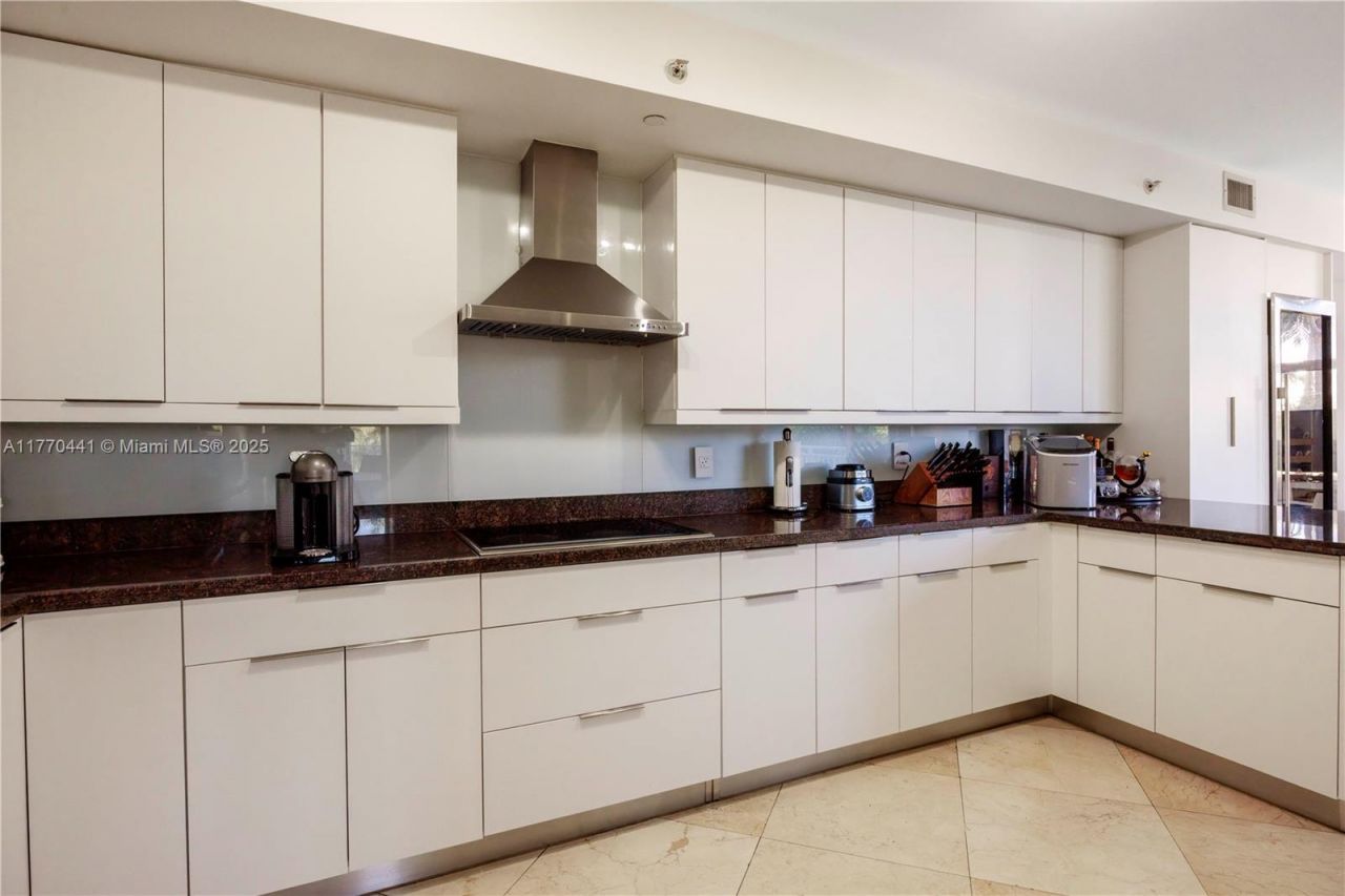 765 Crandon Blvd, Unit 307, Key Biscayne, FL 33149 Photo