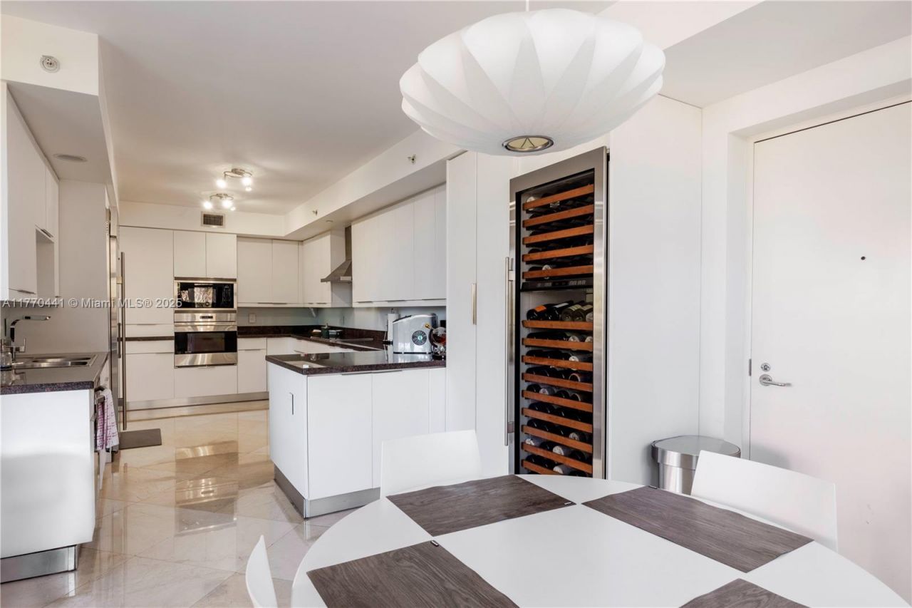 765 Crandon Blvd, Unit 307, Key Biscayne, FL 33149 Photo