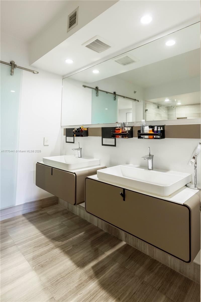 765 Crandon Blvd, Unit 307, Key Biscayne, FL 33149 Photo