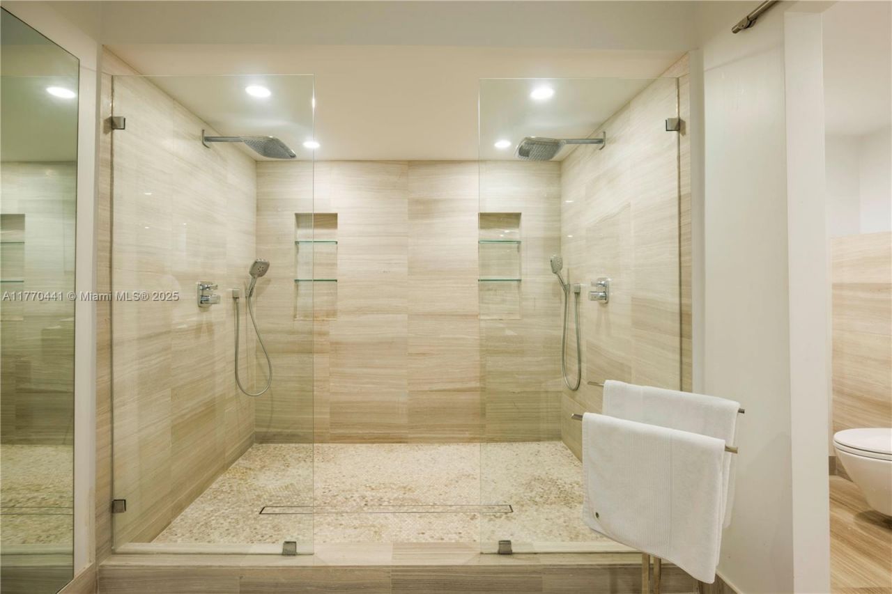 765 Crandon Blvd, Unit 307, Key Biscayne, FL 33149 Photo