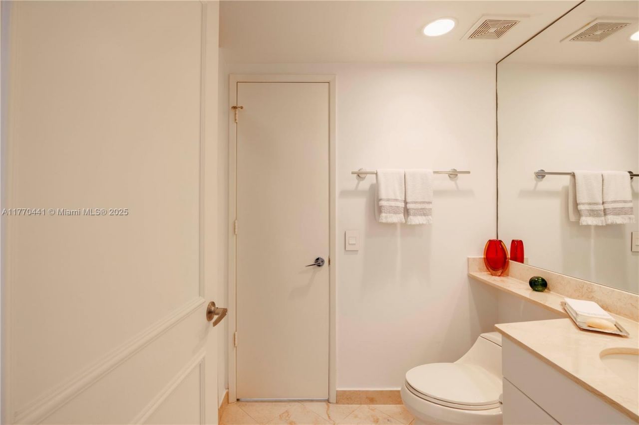 765 Crandon Blvd, Unit 307, Key Biscayne, FL 33149 Photo