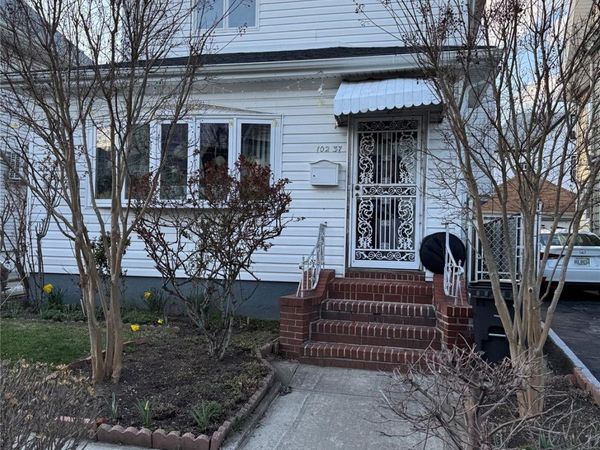 10237 90th Avenue, Richmond Hill, NY 11418