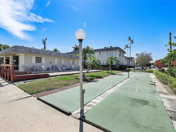 1520 Mckinley St, Unit 206E, Hollywood, FL 33020