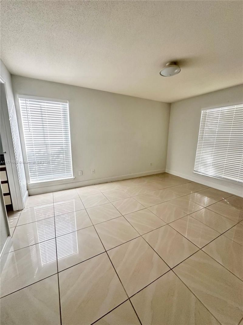 915 Riverside Dr, Unit 513, Coral Springs, FL 33071 Photo