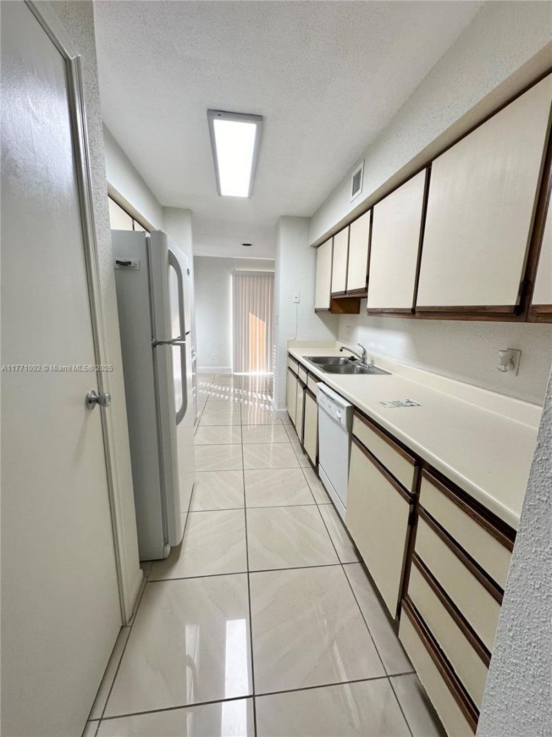 915 Riverside Dr, Unit 513, Coral Springs, FL 33071 Photo