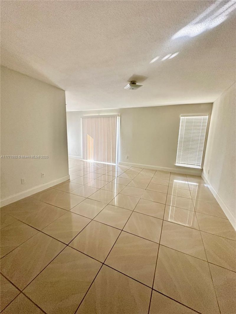 915 Riverside Dr, Unit 513, Coral Springs, FL 33071 Photo