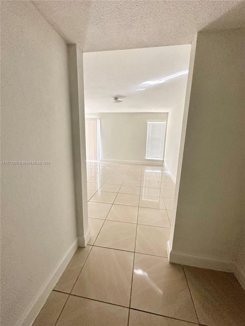 915 Riverside Dr, Unit 513, Coral Springs, FL 33071 Photo