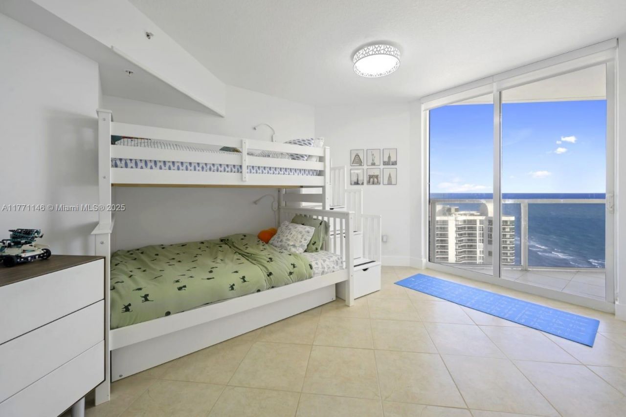 16699 Collins Ave, Unit 3306, Sunny Isles Beach, FL 33160 Photo