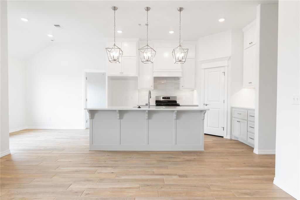 2240 NW 170th Street, Edmond, OK 73012 Main Photo