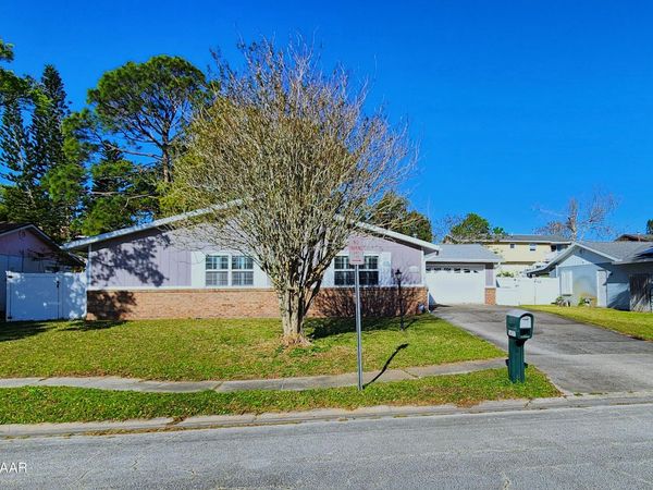 1659 E Shangri La Drive, Daytona Beach, FL 32119