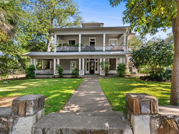 527 W San Antonio ST, San Marcos, TX 78666